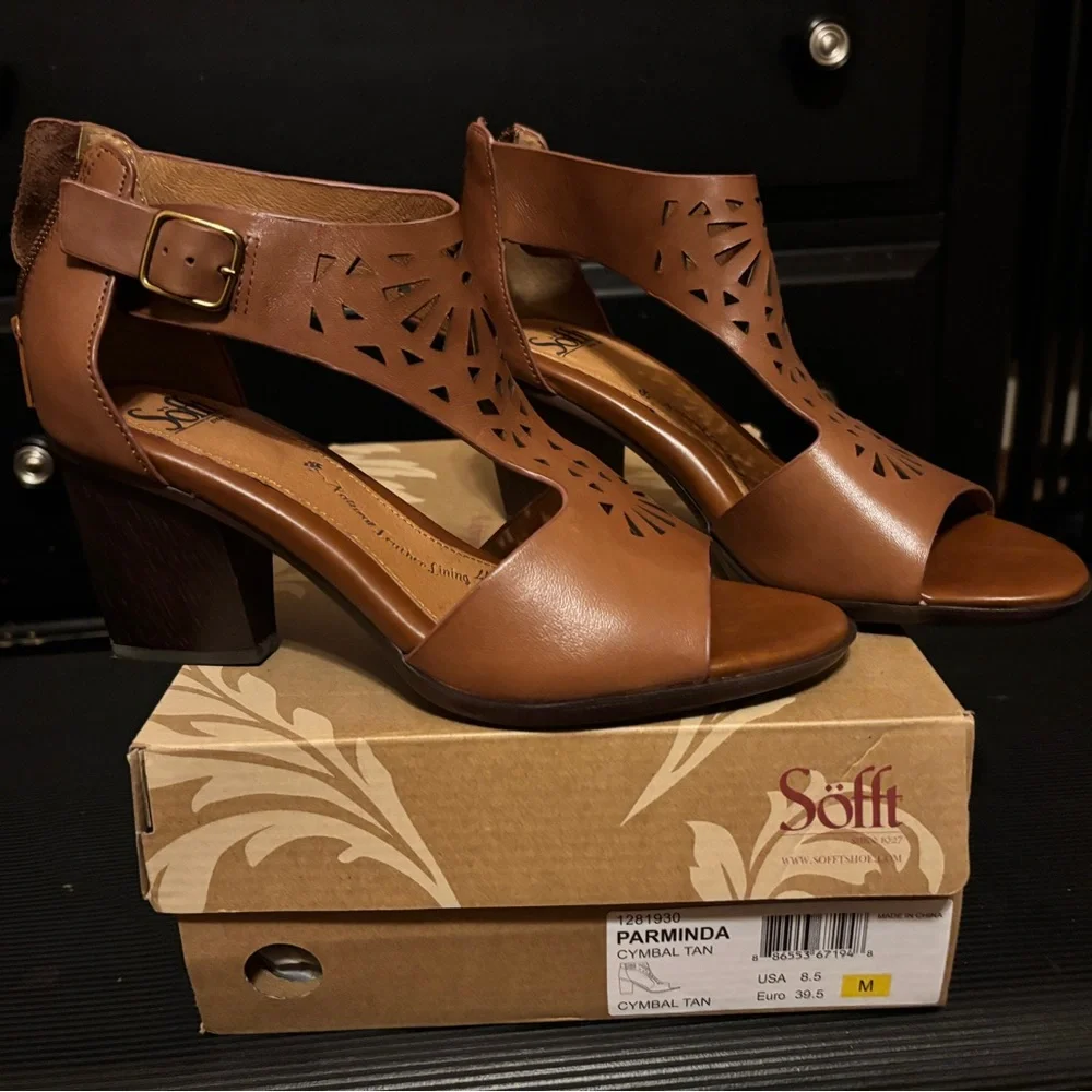 Sofft Cymbal Tan Leather Heels - Picture 1 of 7
